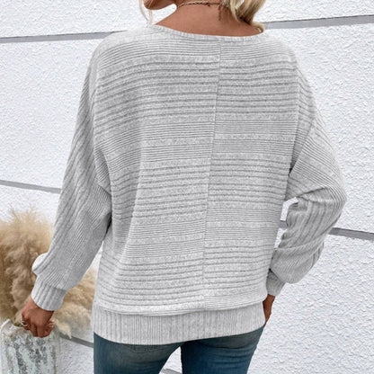 Pullover mit weicher Linienführung
