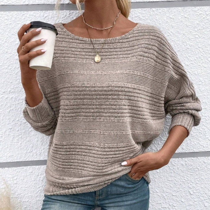 Pullover mit weicher Linienführung