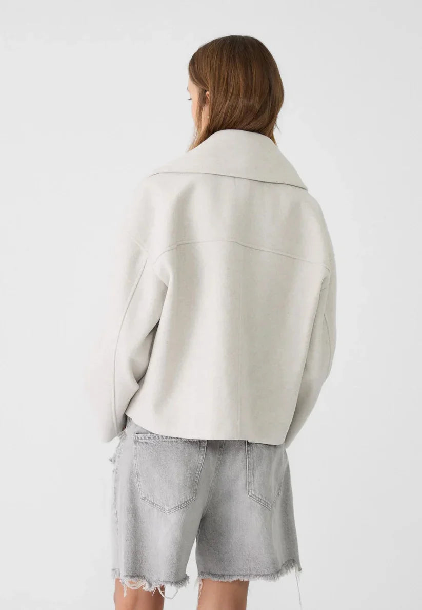 Kurze zweireihige Wolljacke